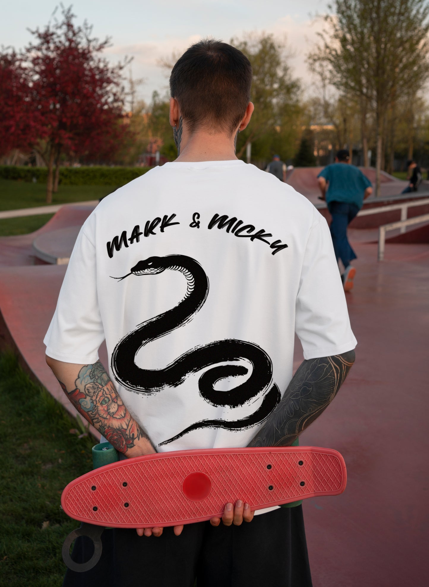 SLITHER SCRIPT COTTON OVERSIZED T-SHIRT