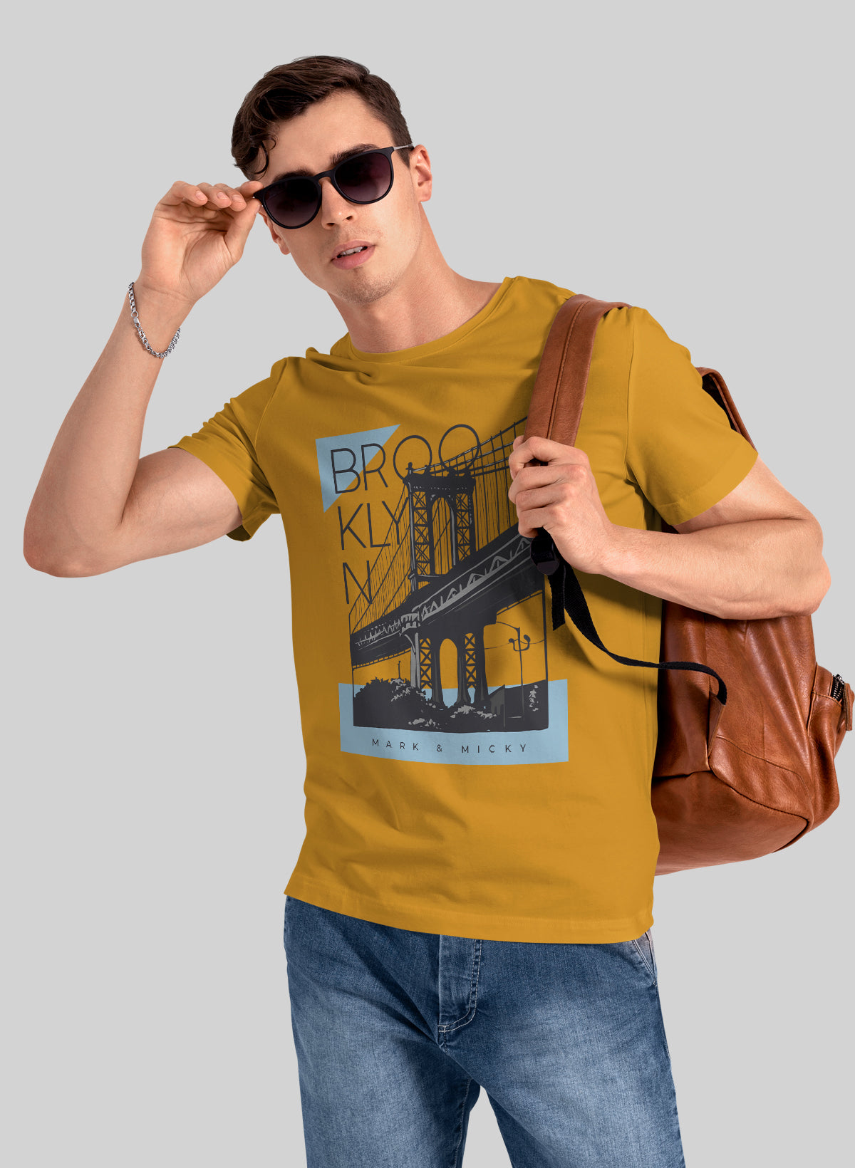 BROOKLYN BRIDGE NOIR CREW NECK T-SHIRT