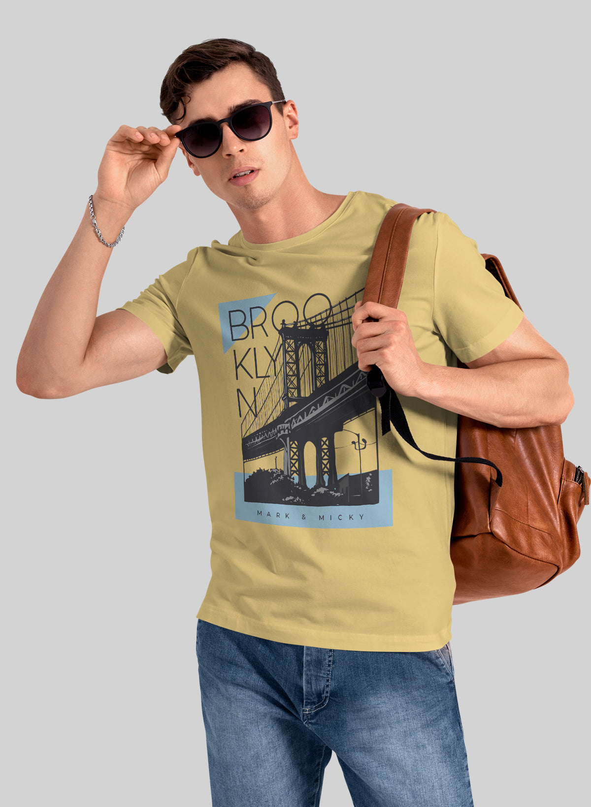 BROOKLYN BRIDGE NOIR CREW NECK T-SHIRT