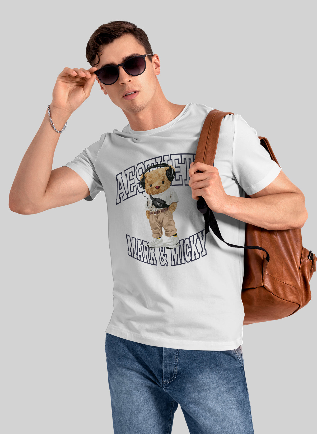 ASTHETIC TEDDY VIBES CREW NECK T-SHIRT